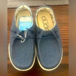 Brand new Kids Hey Dudes